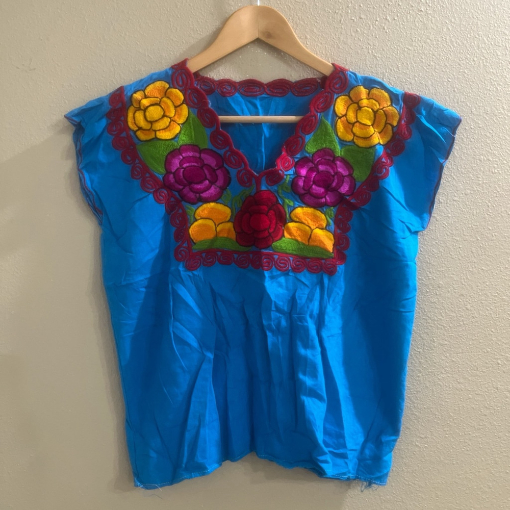 Mexicana Women’s Small embroidered boho floral mexican festival blouse